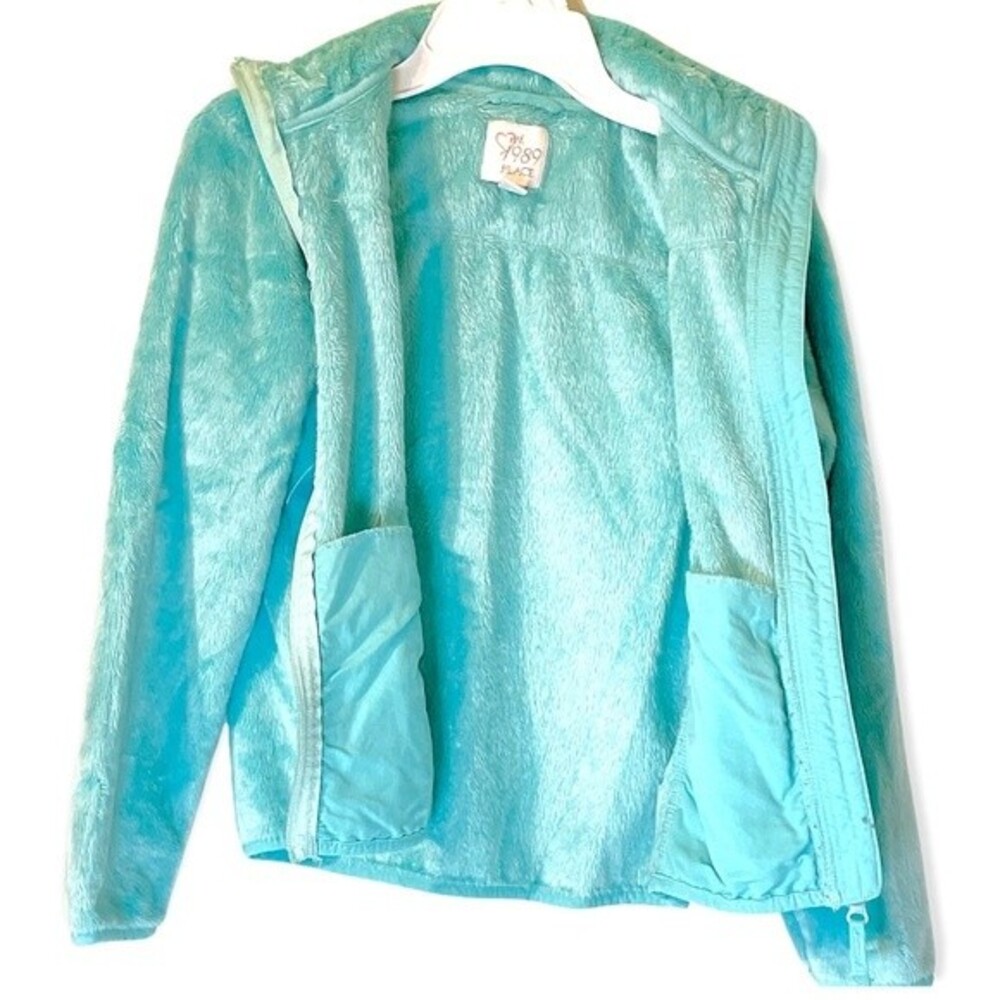 Est 1989 Place Girls Medium Furry Blue Jacket - Picture 2 of 2